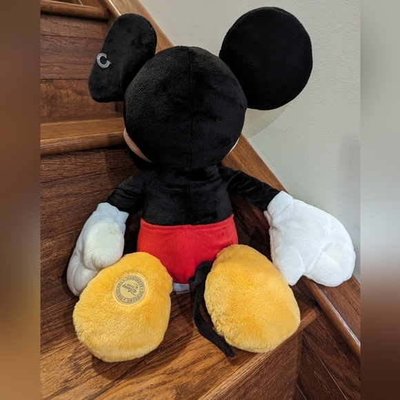 The Disney store Mickey Mouse Plush In excellent condition - Picture 6 of 6